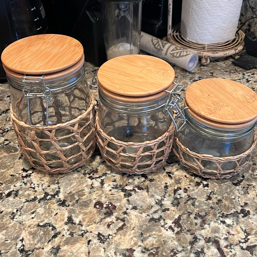 Magnolia canister set, 3 sizes, like new condition